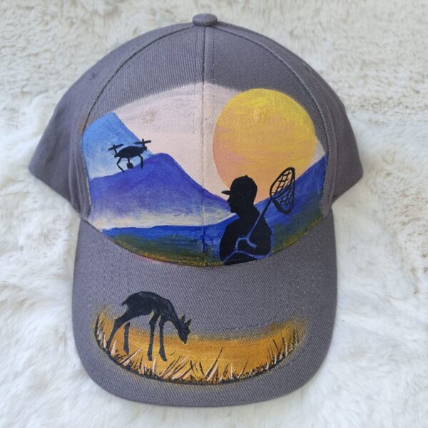 KC Unikat Cap M-003 Drohne und Kitz im Sonnenlicht auf grauer Cap