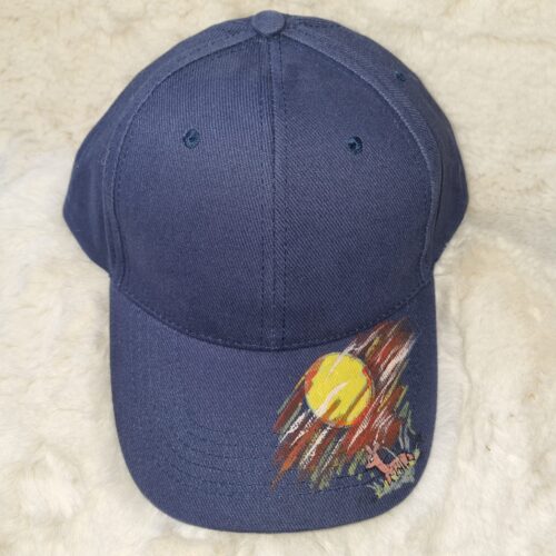 KC Unikat Cap M-005 Kitz im Sonnenlicht auf dunkler Cap