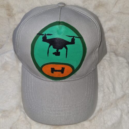 KC Unikat Cap M-011 Drohne als Symbol im Kreis auf heller Cap
