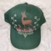 KC Unikat Cap M-012 Kitz mit floraler Gestaltung auf gruener Cap