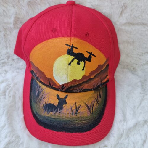 KC Unikat Cap M-014 Drohne und Kitz im Sonnenuntergang auf roter Cap