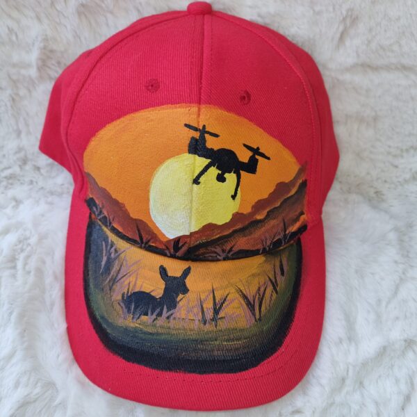 KC Unikat Cap M-014 Drohne und Kitz im Sonnenuntergang auf roter Cap