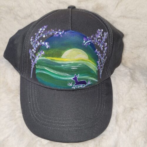 KC Unikat Cap M-017 Kitz in Landschaft mit Abendlicht auf dunkler Cap